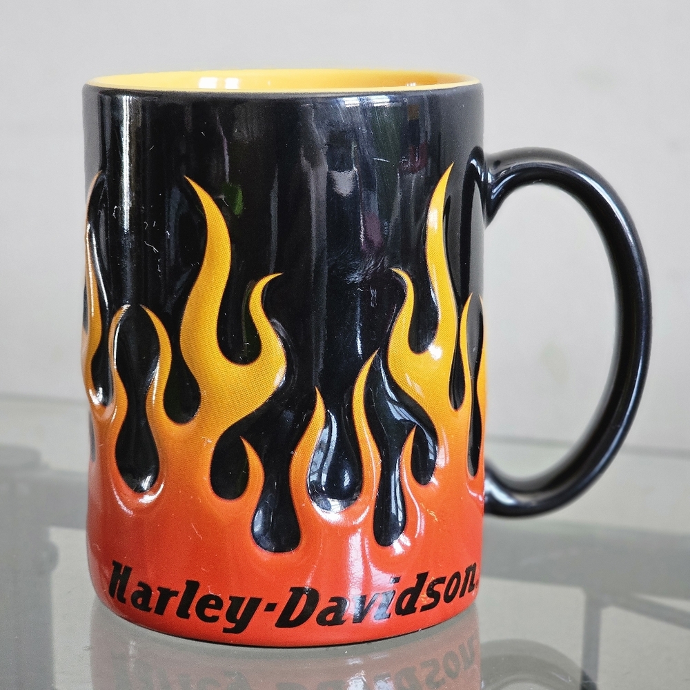 Harley Davidson Core Sculpted Flames Coffee Mug 15 oz. Black Yellow Vintage 2002